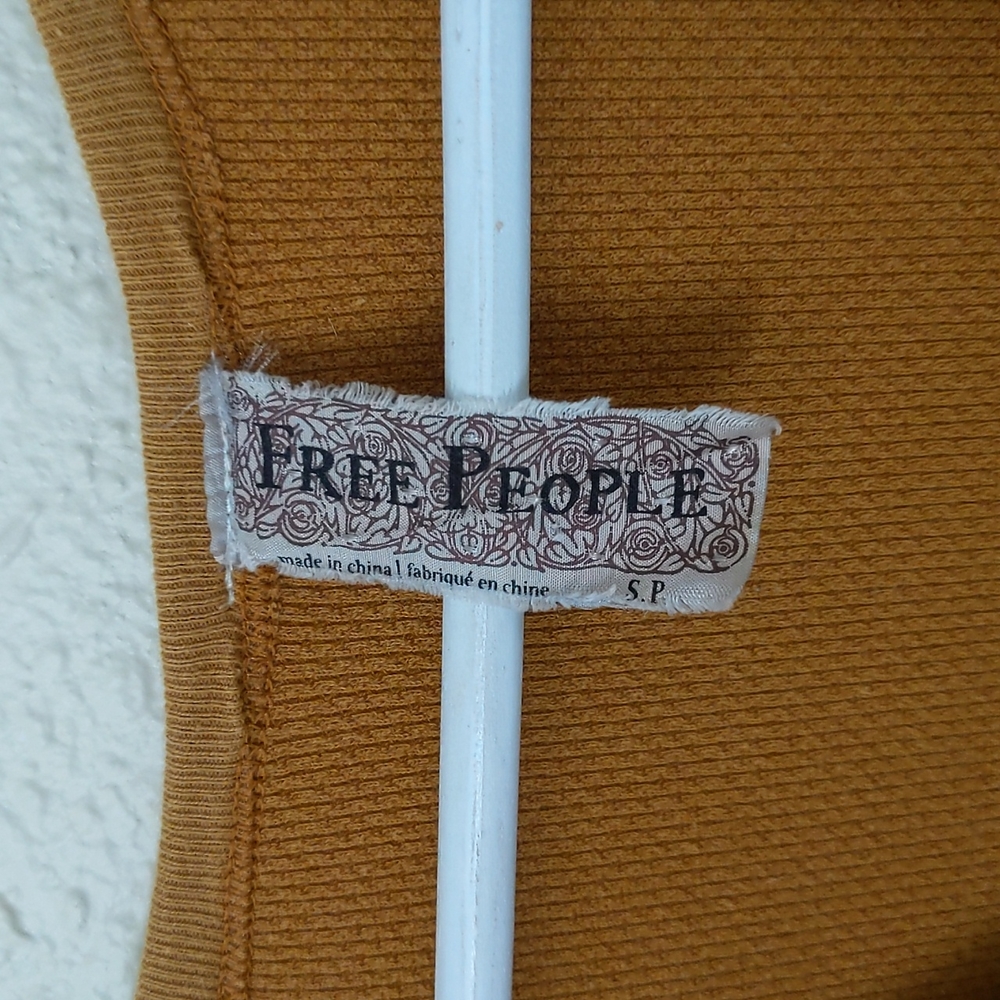 Free People Crafty Cuff Gold Lace Thermal Top S - Picture 8 of 15